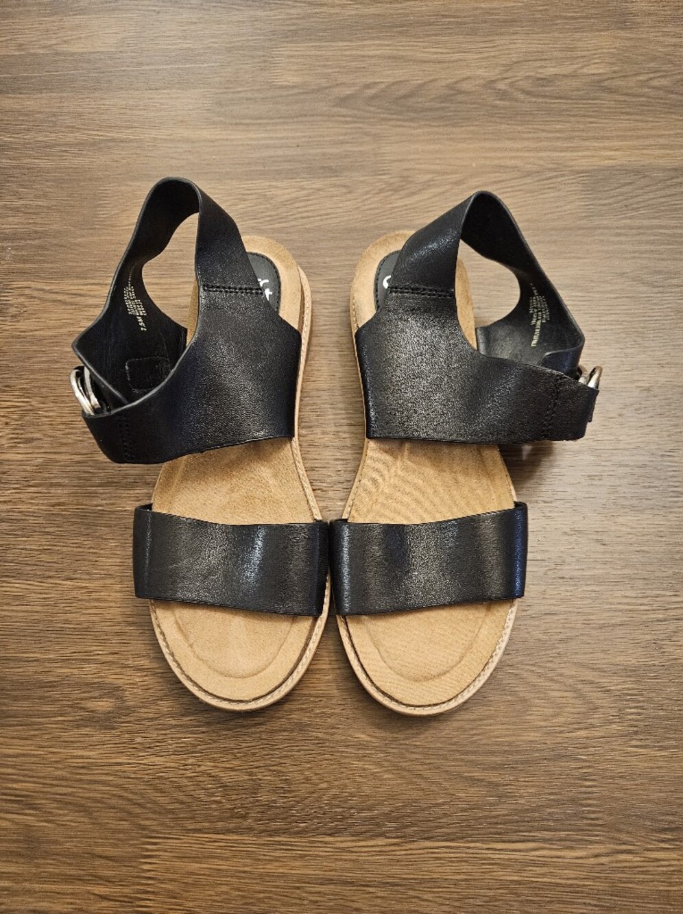 Sofft Women's Velcro Strap Sandals
